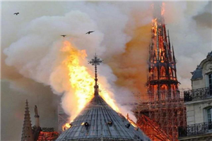 育碧下了一盘大棋？巴黎圣母院被烧毁